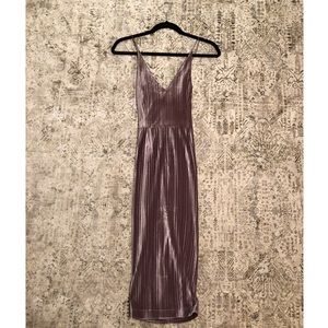 Midi bodycon lavender velvet dress
